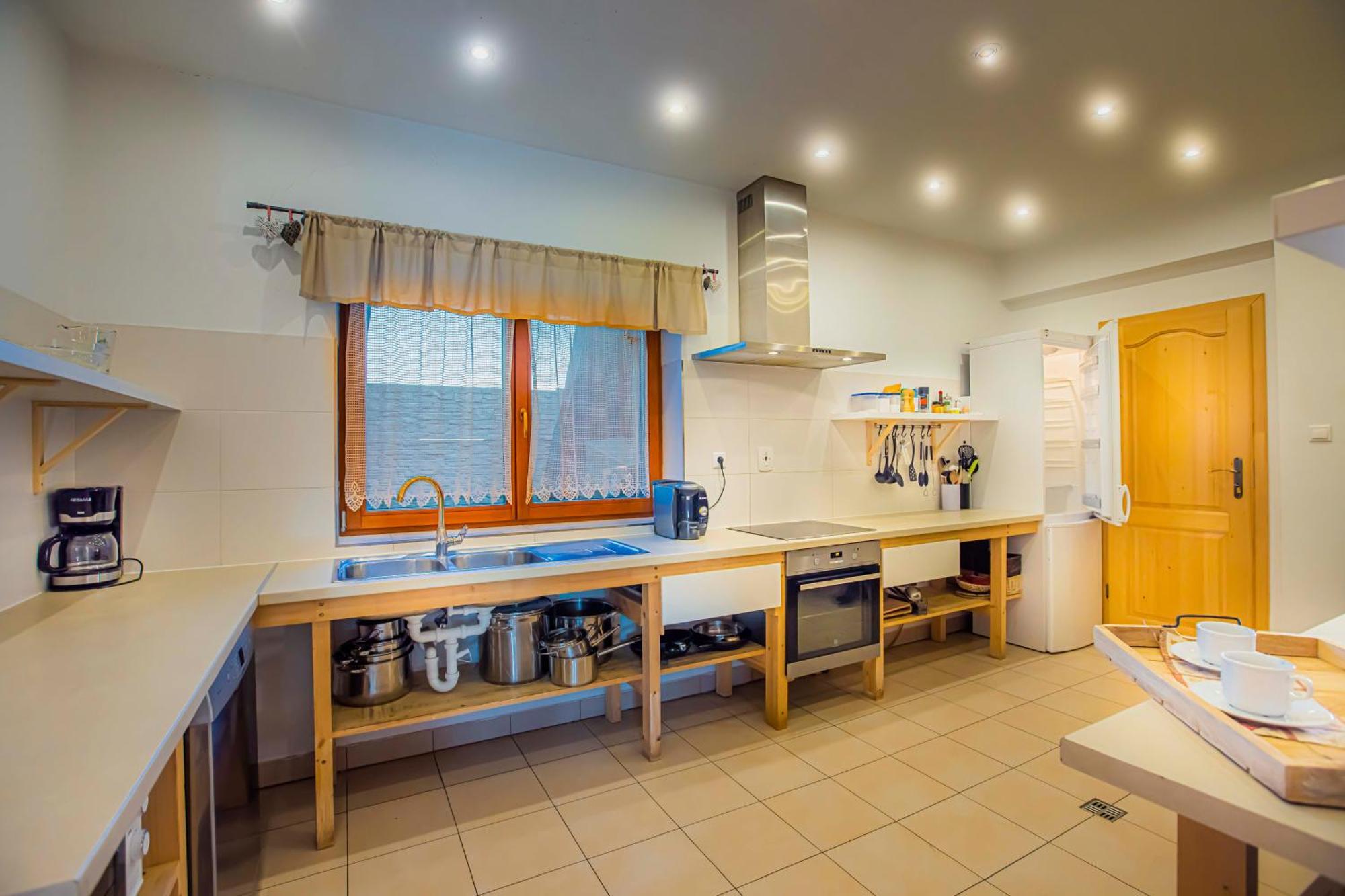 Holiday Home Holiday Raj เบเชนยอวา ภายนอก รูปภาพ