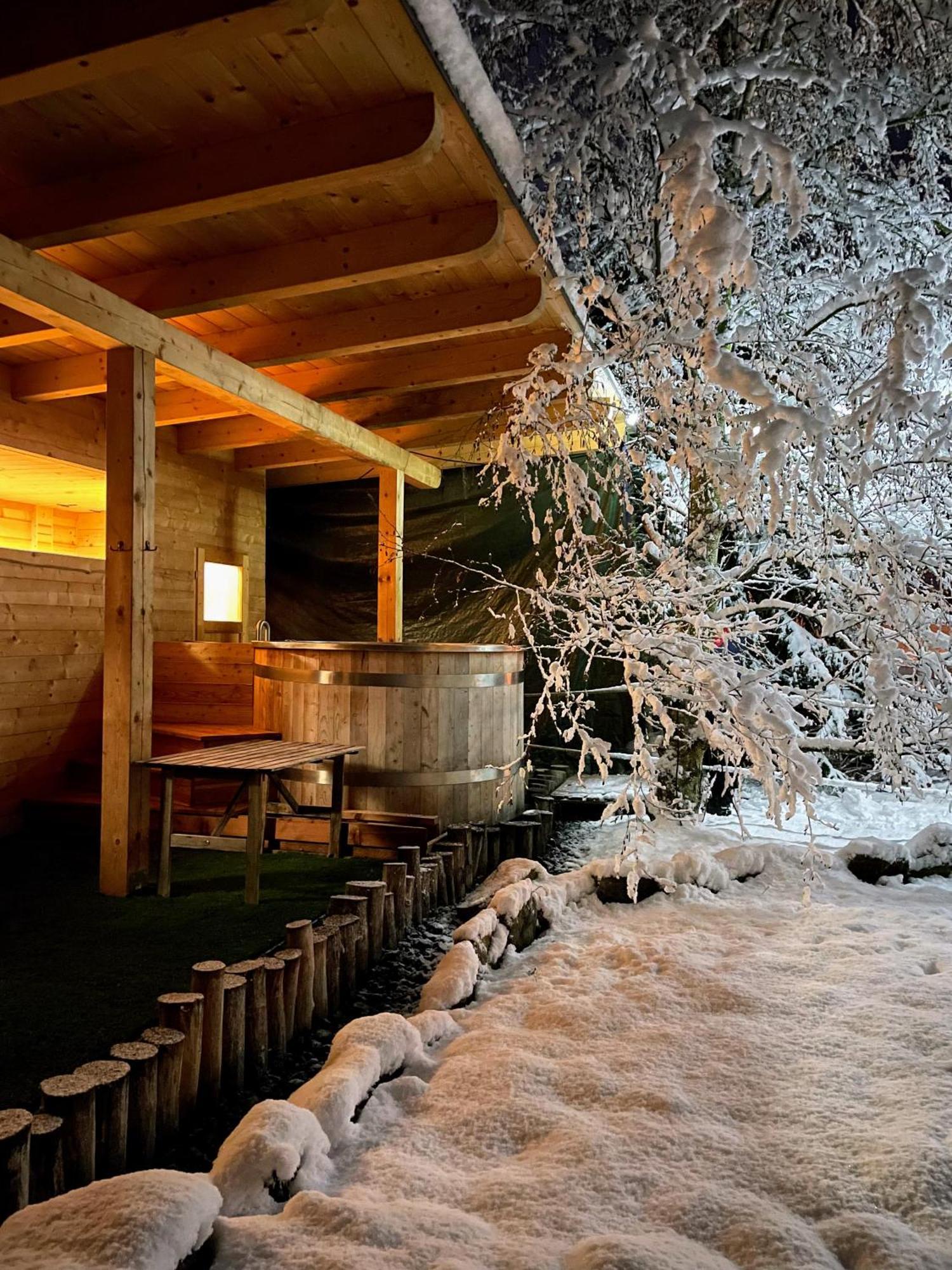 Holiday Home Holiday Raj เบเชนยอวา ภายนอก รูปภาพ